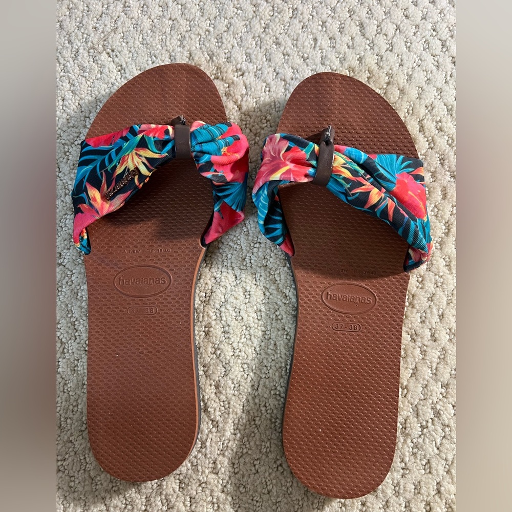 Havaiana sandals size 37-38